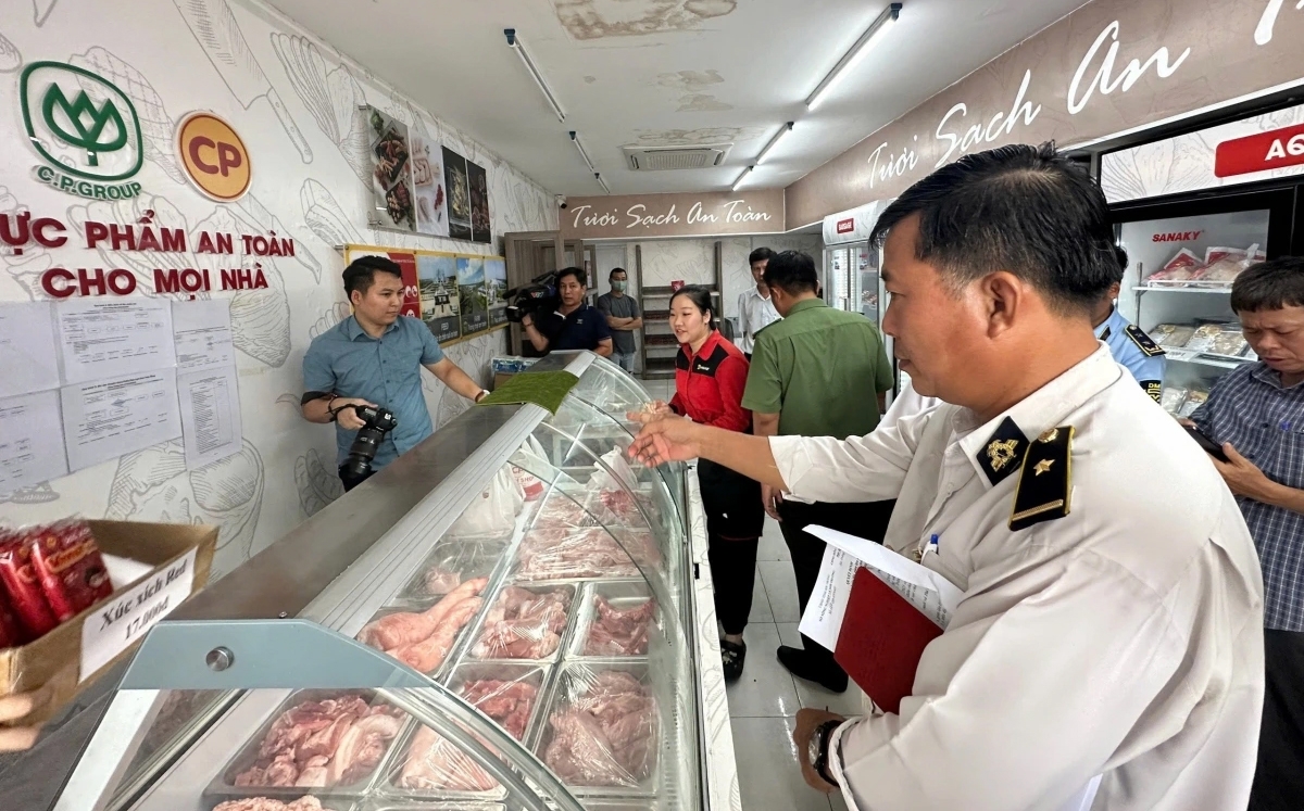 Sóc Trăng đề nghị Hậu Giang phối hợp kiểm tra, xác minh thông tin về heo bệnh